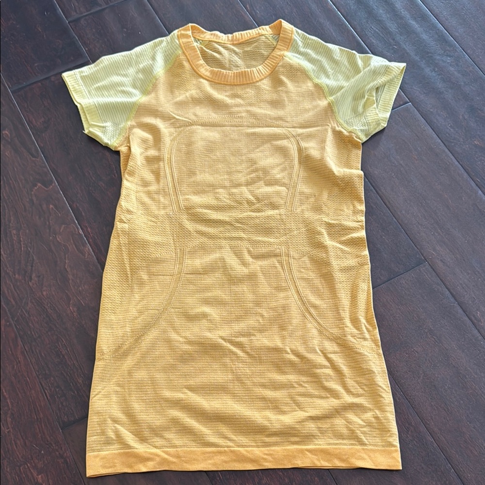 Lululemon Swiftly tshirt